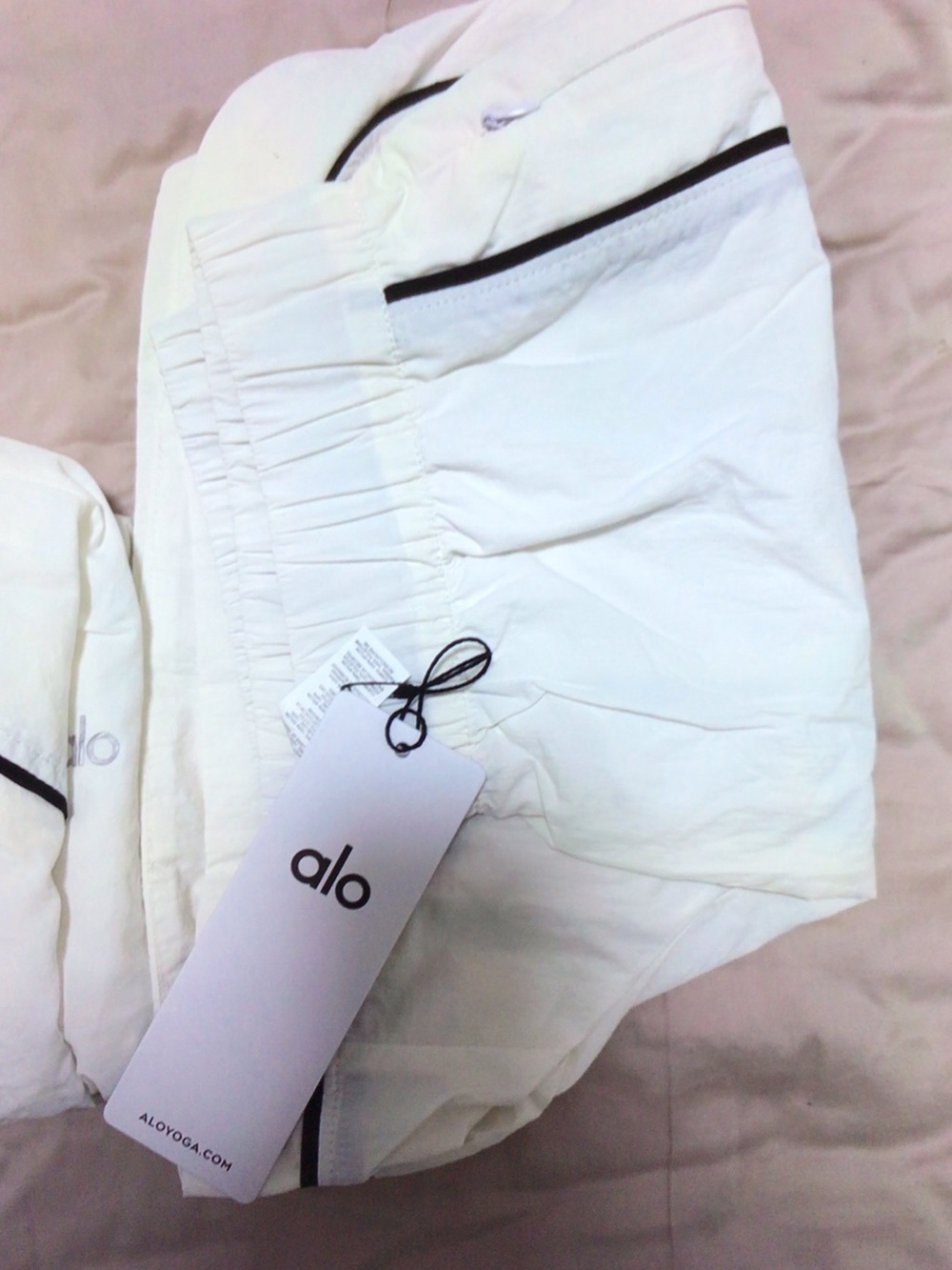 ALO Yoga Set White Cropped Bomber Jacket with Short - Picture 6 of 7